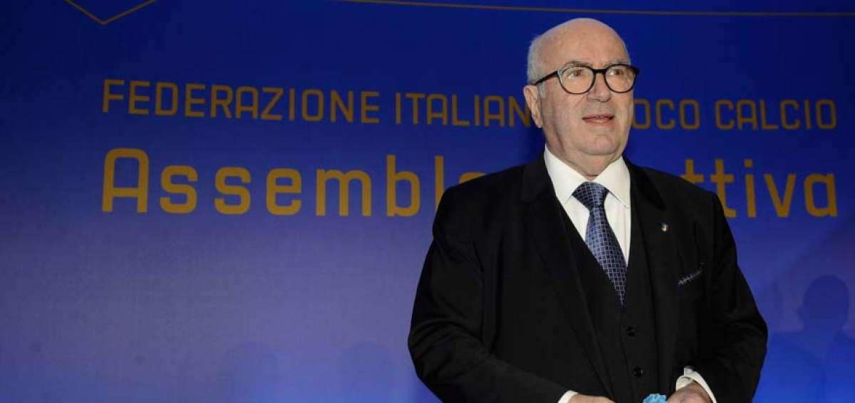 Dimite Carlo Tavecchio, presidente de la Federaci&oacute;n Italiana de F&uacute;tbol