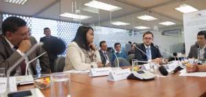 De izquierda a derecha, Fausto Ter&aacute;n, Alexandra Ocles, Fabi&aacute;n Alb&aacute;n (ministro subrogante del Miduvi) y Richard Calder&oacute;n, en el primer d&iacute;a de comparecencias. 