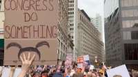 Imagen de un momento de la "Marcha por nuestra vida", en Nueva York, este 11 de junio de 2022