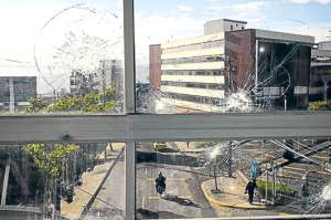  Los hechos del 30 de septiembre de 2010 se enmarcan dentro de lo que el nuevo c&oacute;digo considera como rebeli&oacute;n, seg&uacute;n los juristas.