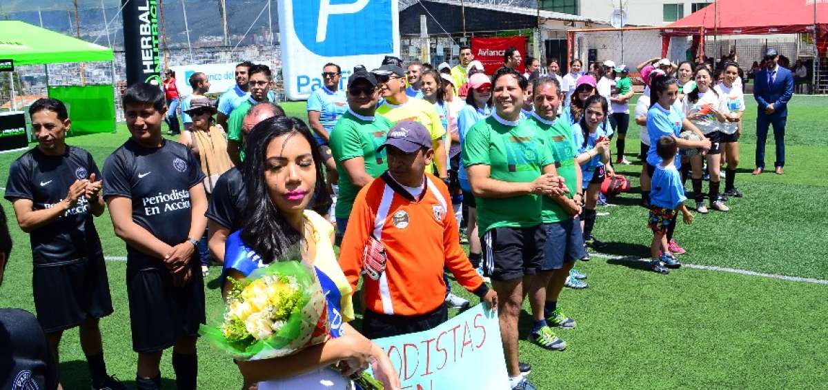 Diez equipos de trabajadores de medios de comunicaci&oacute;n participaron en la primera edici&oacute;n del torneo que se organiza en la capital. 
