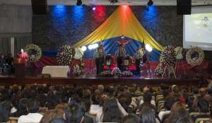 En el sal&oacute;n de la ciudad del Municipio de Quito se realiz&oacute; una ceremonia de homenaje p&oacute;stumo a los Bomberos. Foto: Miguel Jim&eacute;nez/ EL TEL&Eacute;GRAFO
