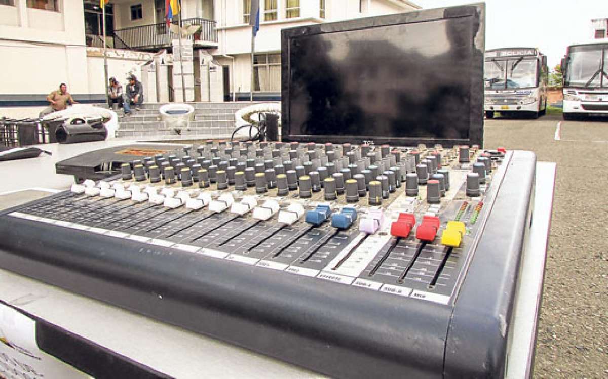 Varios de los objetos recuperados fueron presentados por la instituci&oacute;n a la ciudadan&iacute;a. FOTO: CORTES&Iacute;A / MINISTERIO DEL INTERIOR.