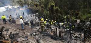 Un muerto y 6 viviendas destruidas dej&oacute; incendio en Loja