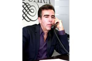 Jorge Franco, escritor. Estudi&oacute; Literatura en la Pontificia Universidad Javeriana y realizaci&oacute;n de cine en la London International Film School. Obras publicadas: Cuentos Maldito amor (1996) y novelas como Mala noche (1997) y Para&iacute;so travel (2002).