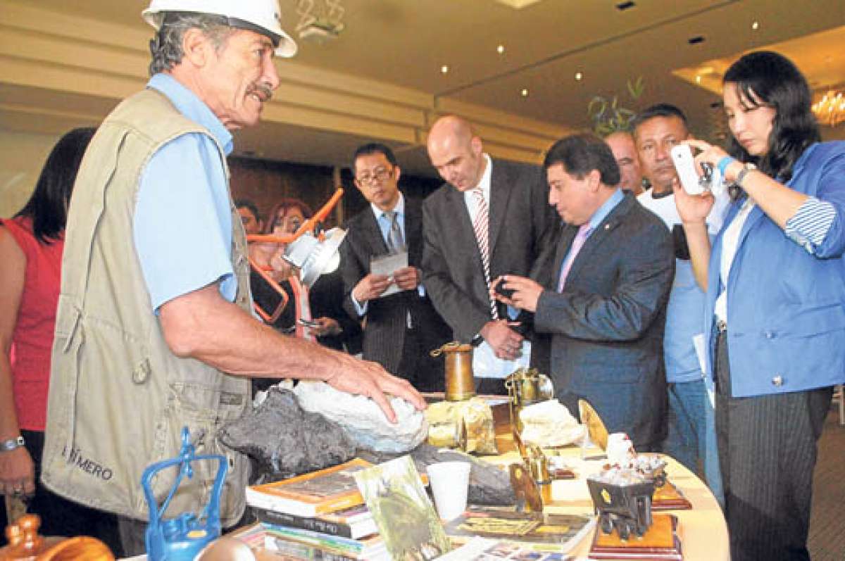 Los 14 cantones de la provincia de El Oro tuvieron su representaci&oacute;n en el evento tur&iacute;stico. Foto: Fabricio Cruz 