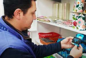 Arcsa clausuró un local en Cuenca con productos sin registro sanitario y presuntamente robados.