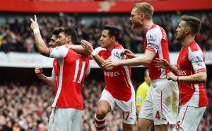 En los diez &uacute;ltimos minutos de la primera parte, el Arsenal se desat&oacute; con tres goles. Foto: Agencia AFP