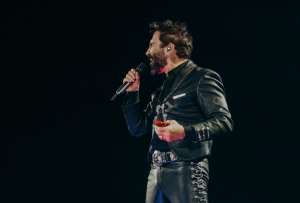 Alejandro Fernández llega a Quito con su primer show 360°