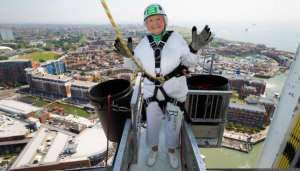 Doris Long empez&oacute; a practicar el r&aacute;pel a la edad de 85 a&ntilde;os. Foto: www.diaadia.com.ar 