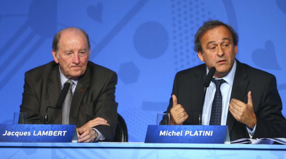 Jacques Lambert: "Si el TAS levanta la suspensi&oacute;n, Platini estar&aacute; en el sorteo" 
