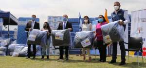 Israel entrega donaciones para casas de acogida del MIES