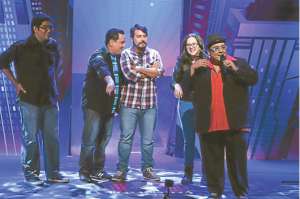 Andr&eacute;s Vera (i), Gino Freire, Kevin Fern&aacute;ndez, Daniela Anchundia y Pedro Ortiz Jr. son los protagonistas del espect&aacute;culo &lsquo;Monologueros&rsquo;. Foto: Miguel Castro / El Tel&eacute;grafo
