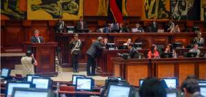 El ministro de Agricultura, Rub&eacute;n Flores, explic&oacute; al pleno del Legislativo el alcance de sus declaraciones que provocaron su comparecencia.