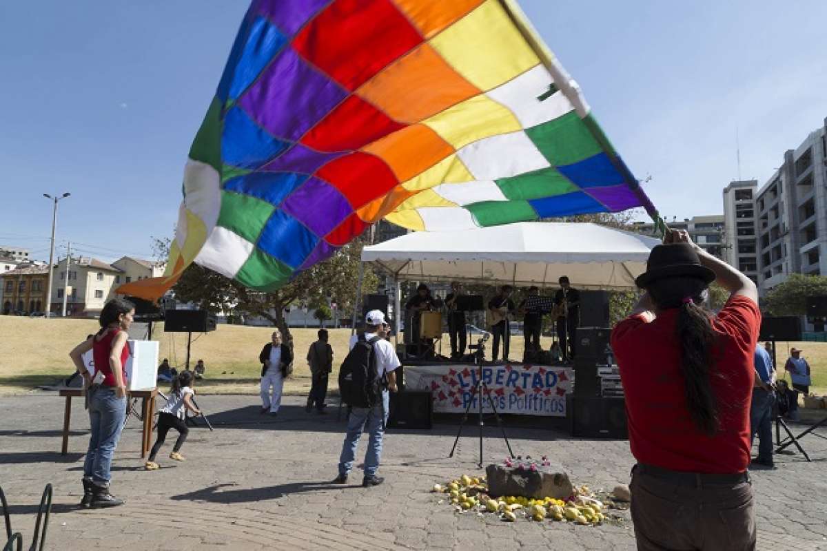 La Conaie realiz&oacute; una colecta este domingo en el parque El Arbolito. Foto: Mario Egas/ EL TEL&Eacute;GRAFO