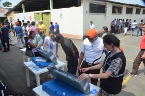 Los habitantes del cant&oacute;n Camilo Ponce Enr&iacute;quez recibieron capacitaci&oacute;n del CNE.