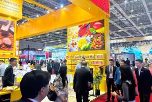 Ecuador presentó productos como chocolate, café, banano y artesanías en la Feria de Shanghái. También se mostraron innovaciones de grandes empresas de tecnología. 