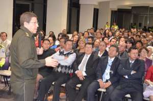 Polic&iacute;as se reunir&aacute;n semanalmente con residentes de sectores de Quito
