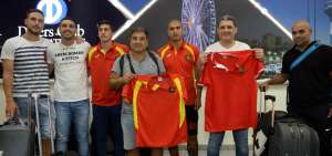 Los nuevos jugadores 'morlacos' posan con la camiseta que defender&aacute;n este a&ntilde;o.