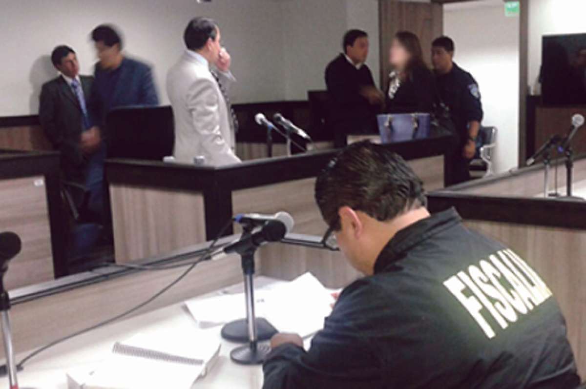 Siete veh&iacute;culos se incautaron en los 17 allanamientos efectuados por la Polic&iacute;a Nacional y la Fiscal&iacute;a. Foto: Cortes&iacute;a.