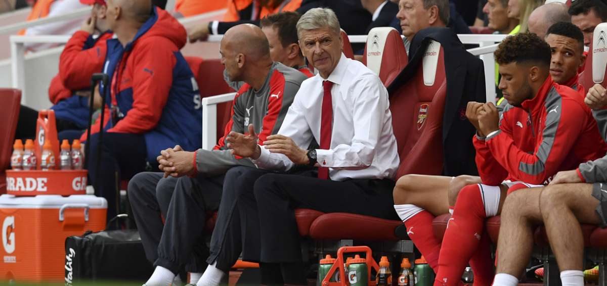 Arsenal golea al Chelsea en el aniversario 20 de su DT al frente del equipo
