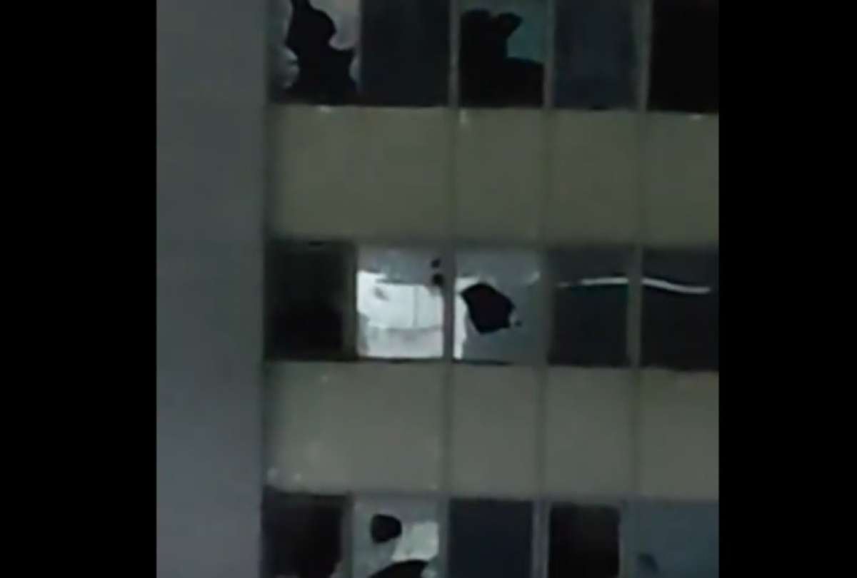 Graban presuntas figuras en pasillos de hospital de M&eacute;xico