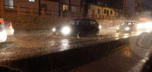 Guayaquil pas&oacute; de un solazo a lluvias intensas