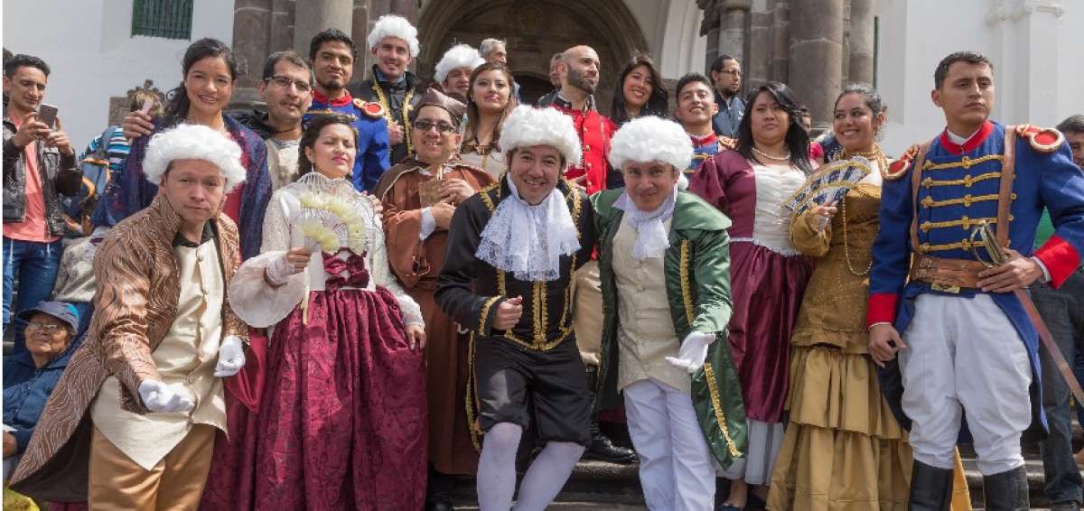 Carondelet celebra el 10 de Agosto con fanfarria, juegos pirot&eacute;cnicos y teatro