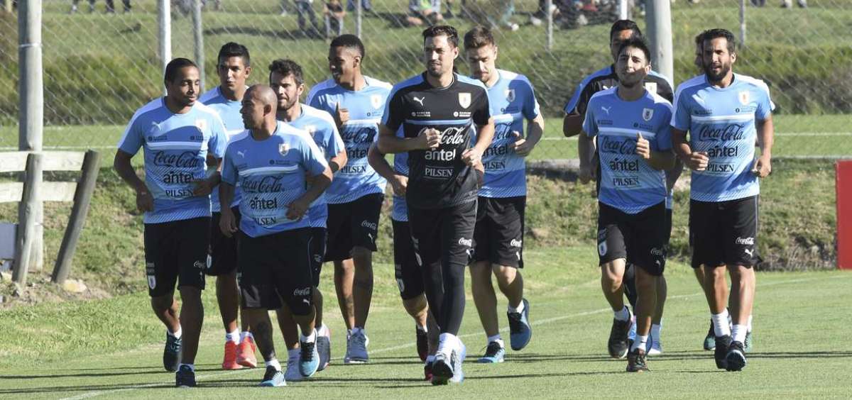 Uruguay espera tranquilo a un Per&uacute; urgido por buenos resultados