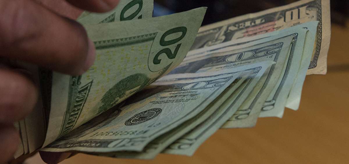 El gasto corriente dificulta la tarea de ajuste fiscal