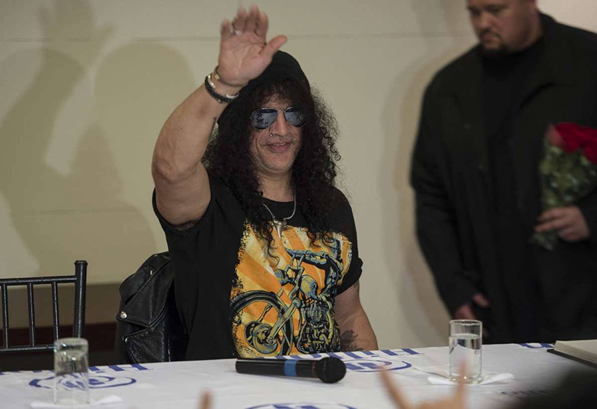 El guitarrista norteamericano Slash lleg&oacute; a Quito para presentar su espect&aacute;culo en la Casa de la Cultura. Foto: Marco Salgado.