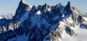 Italia est&aacute; alerta por el glaciar Planpincieux