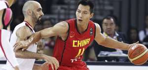 Lakers fichan al chino ol&iacute;mpico Yi Jianlian