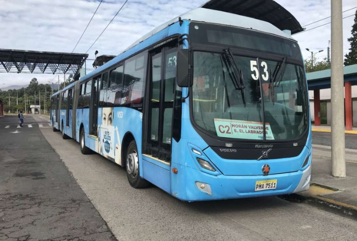 Tres paradas de trole y un circuito no estarán operativos por aluvión en Quito