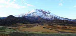 El Chimborazo, la monta&ntilde;a m&aacute;s alta del mundo desde el centro de la Tierra