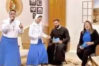 Un video viralizó el talento de dos monjas en Brasil. Ellas mostraron sus dotes para rapear y bailar en una entrevista en vivo.