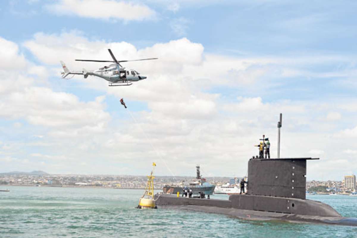 En Manta se realizaron varias operaciones, entre ellas la Medevac, que consiste en un rescate en altamar. FOTO: LEIBERG SANTOS / EL TEL&Eacute;GRAFO 