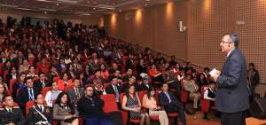 El anuncio lo hizo el ministro de Educaci&oacute;n, Augusto Espinosa. Foto: Twitter Ministerio de Educaci&oacute;n