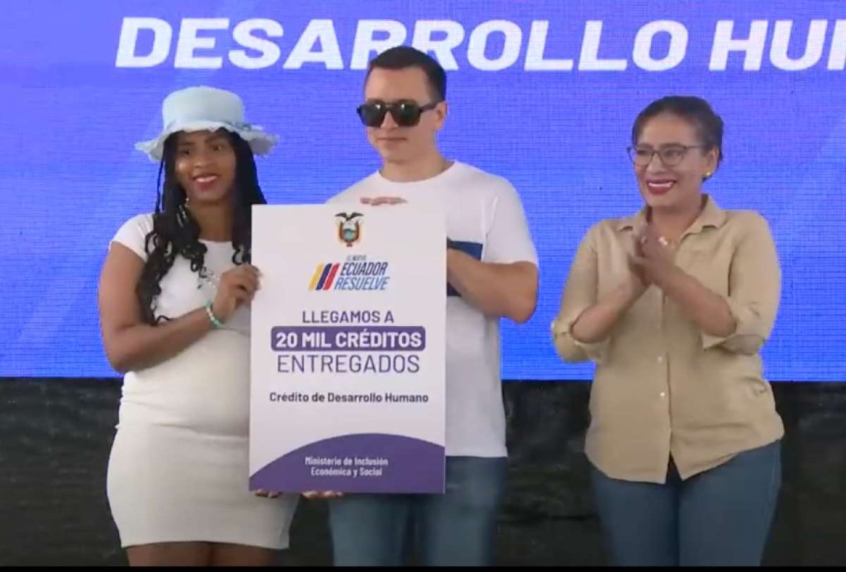 En Guayaquil, el presidente Daniel Noboa entregó el crédito 20.000 de desarrollo humano que busca impulsar los emprendimientos.
