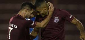 Universidad Cat&oacute;lica pierde contra Lan&uacute;s en la Copa Sudamericana