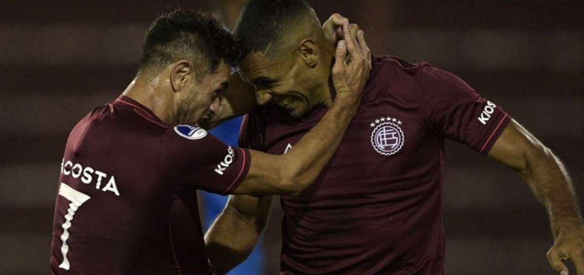 Universidad Cat&oacute;lica pierde contra Lan&uacute;s en la Copa Sudamericana