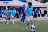 Instituciones educativas de Zona 8, se benefician del  Programa Football for Schools