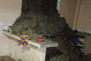 Un aluvi&oacute;n en Ca&ntilde;ar provoc&oacute; el colapso de una vivienda. No hay heridos.