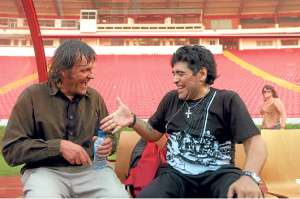 Emir Kusturica y Diego Armando Maradona durante la filmaci&oacute;n de un documental sobre el 10. Foto: Tomada de www.harb.si/