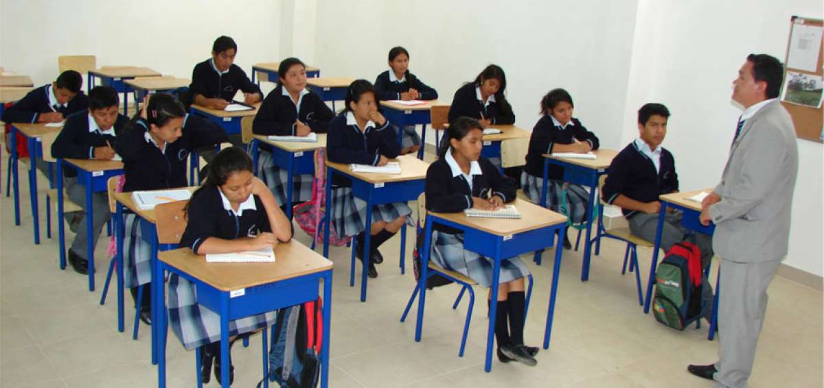 Las mejoradas aulas protegen a los estudiantes de las inclemencias del tiempo. Son amplias y facilitan el ingreso de personas en sillas de ruedas.