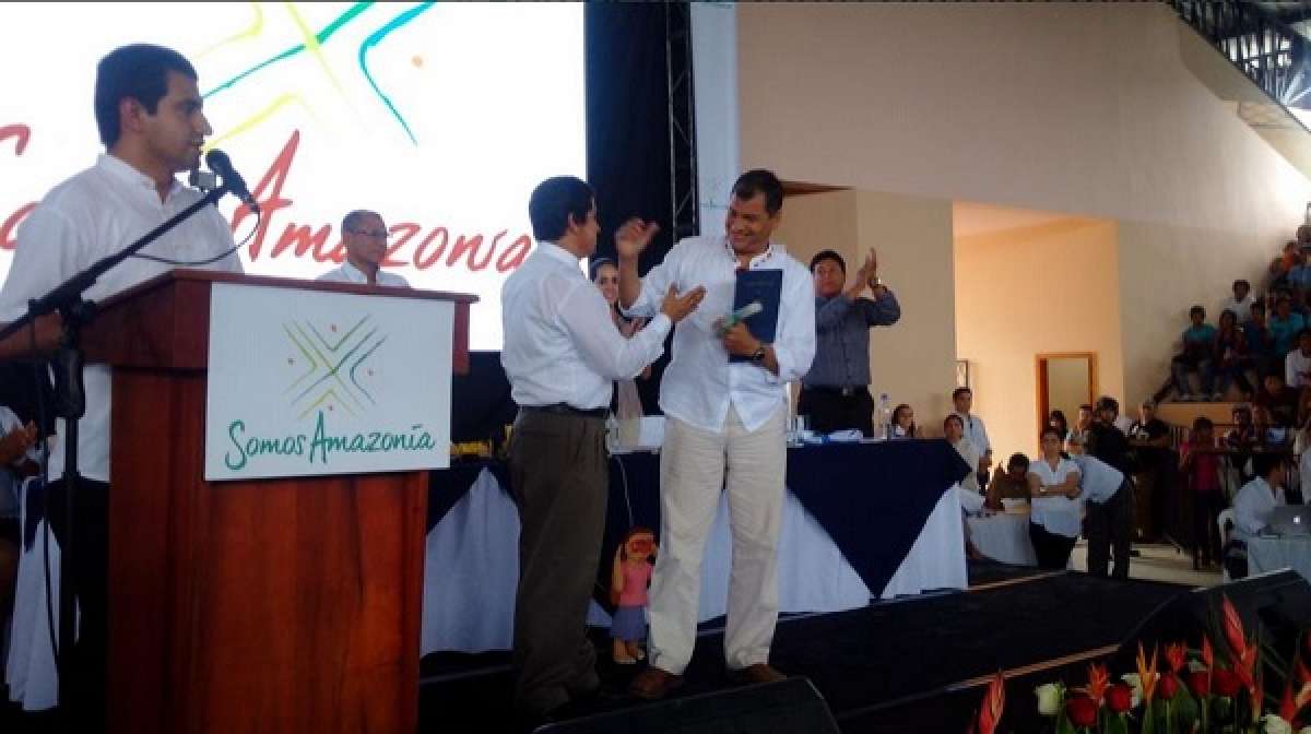 Somos Amazon&iacute;a entreg&oacute; un manifiesto de apoyo al Primer Mandatario. Foto: Presidencia 