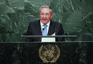 Ra&uacute;l Castro destaca acercamiento con EE.UU., pero que a&uacute;n queda "largo" camino