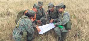 Militares en labores de preparaci&oacute;n en el destacamento El Coraz&oacute;n, de Machachi.