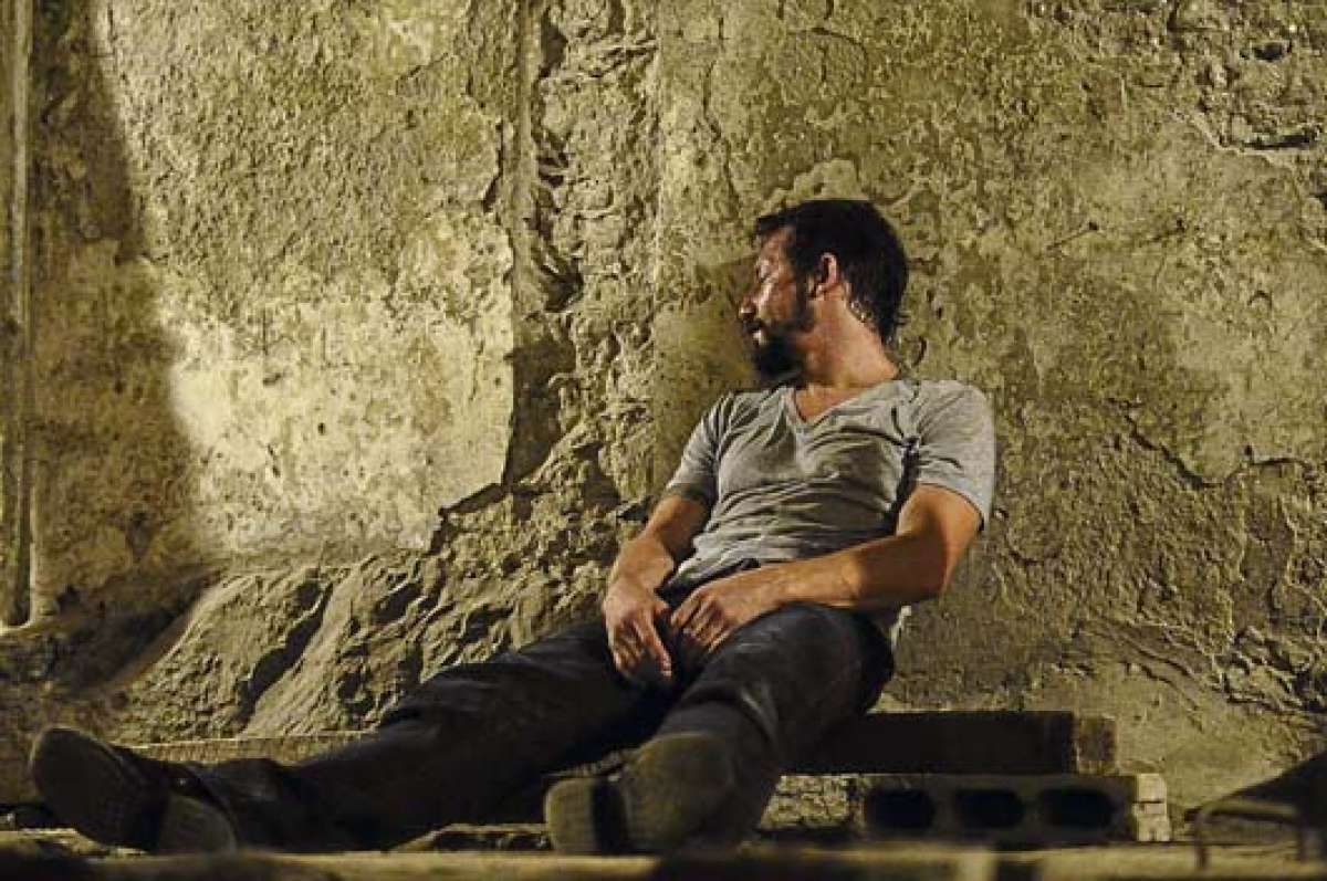 Alejandro Fajardo interpreta a Enrique en la obra de Boira. El montaje tom&oacute; dos meses de ensayos. Foto: William Orellana / El Tel&eacute;grafo