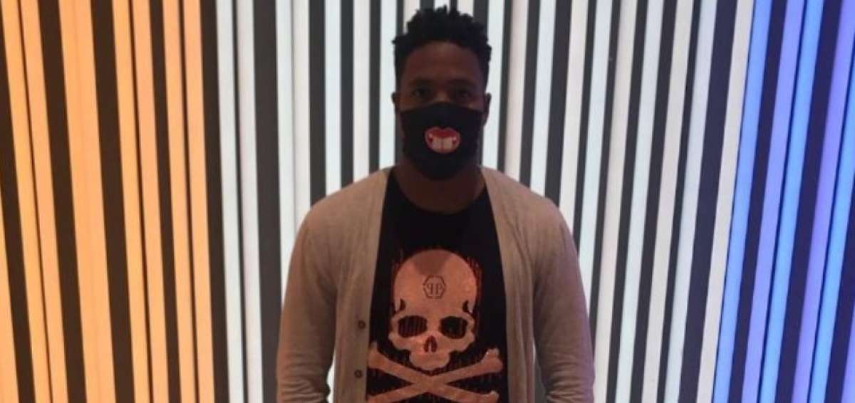 Daniel Angulo se protege del coronavirus en Hong Kong
